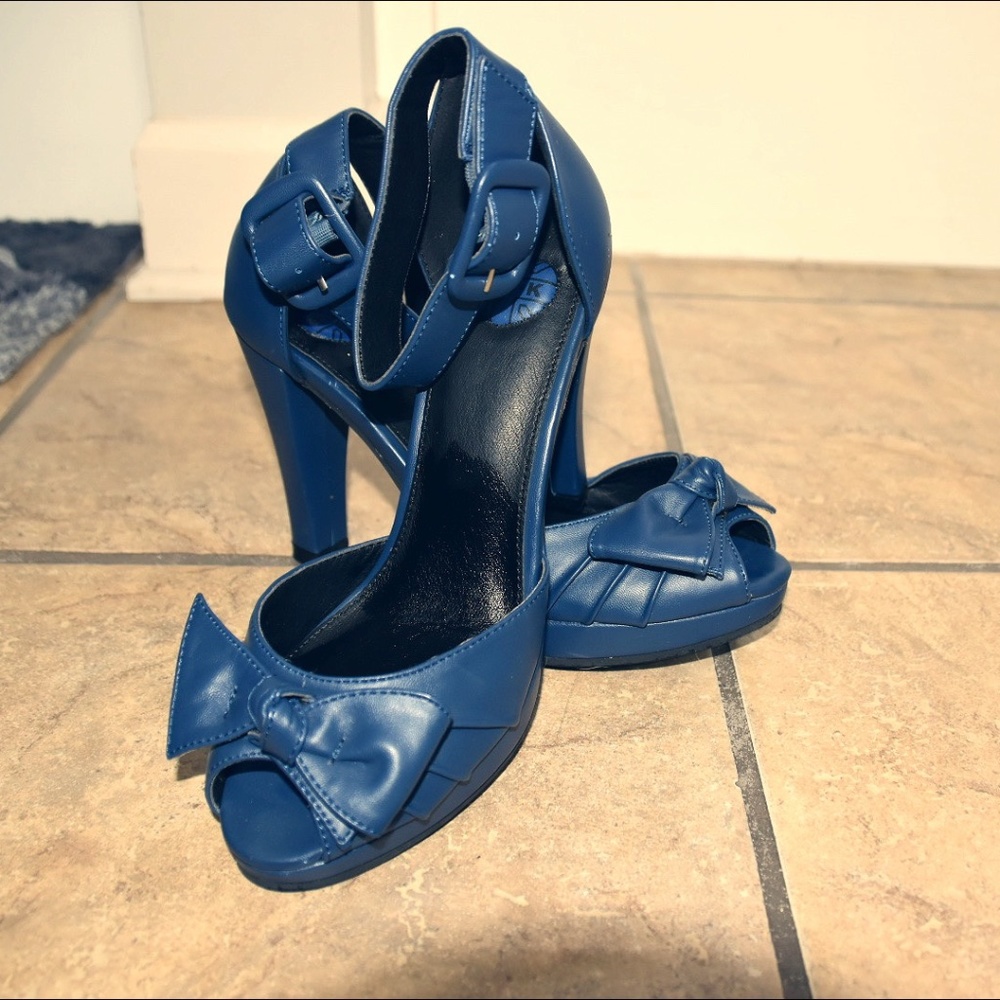 NEW Navy Leather Open-Toed Heels size 9 PINUP!